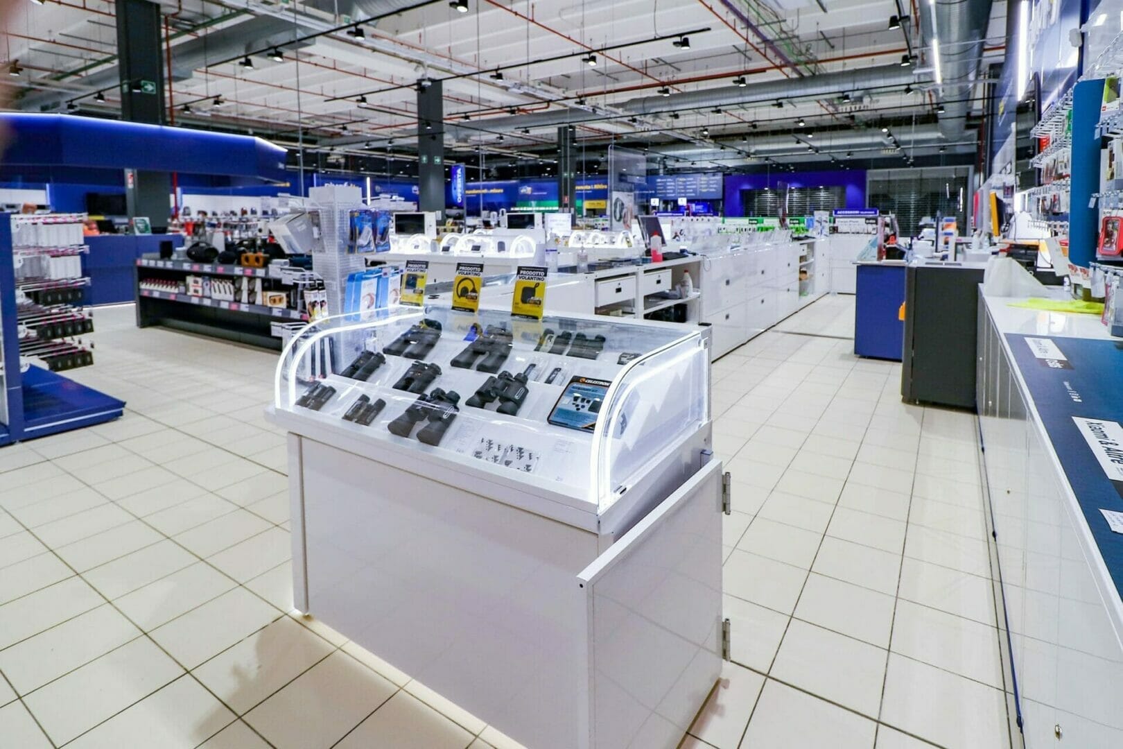 I prodotti METALSISTEM SIDAC protagonisti del retail dell'elettronica 4 IMG 0731