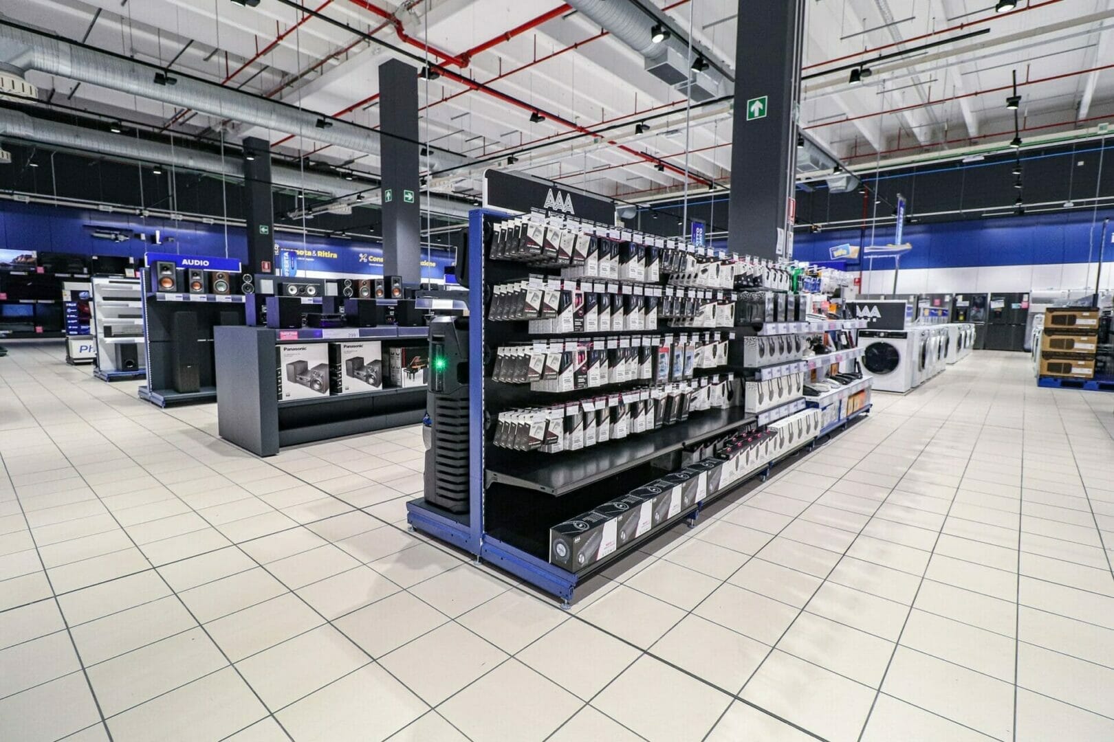 I prodotti METALSISTEM SIDAC protagonisti del retail dell'elettronica 7 IMG 0739