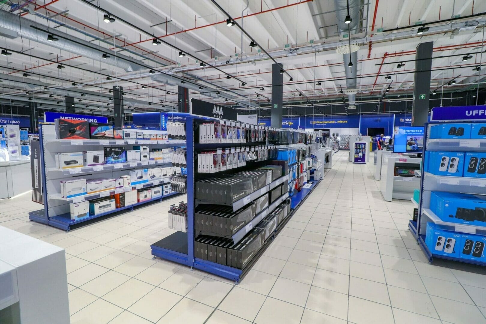 I prodotti METALSISTEM SIDAC protagonisti del retail dell'elettronica 13 IMG 0792 Copia