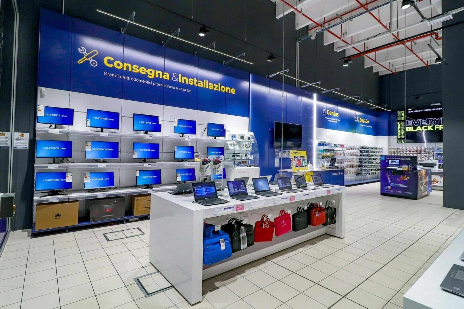 I prodotti METALSISTEM SIDAC protagonisti del retail dell'elettronica 14 IMG 0799 Copia