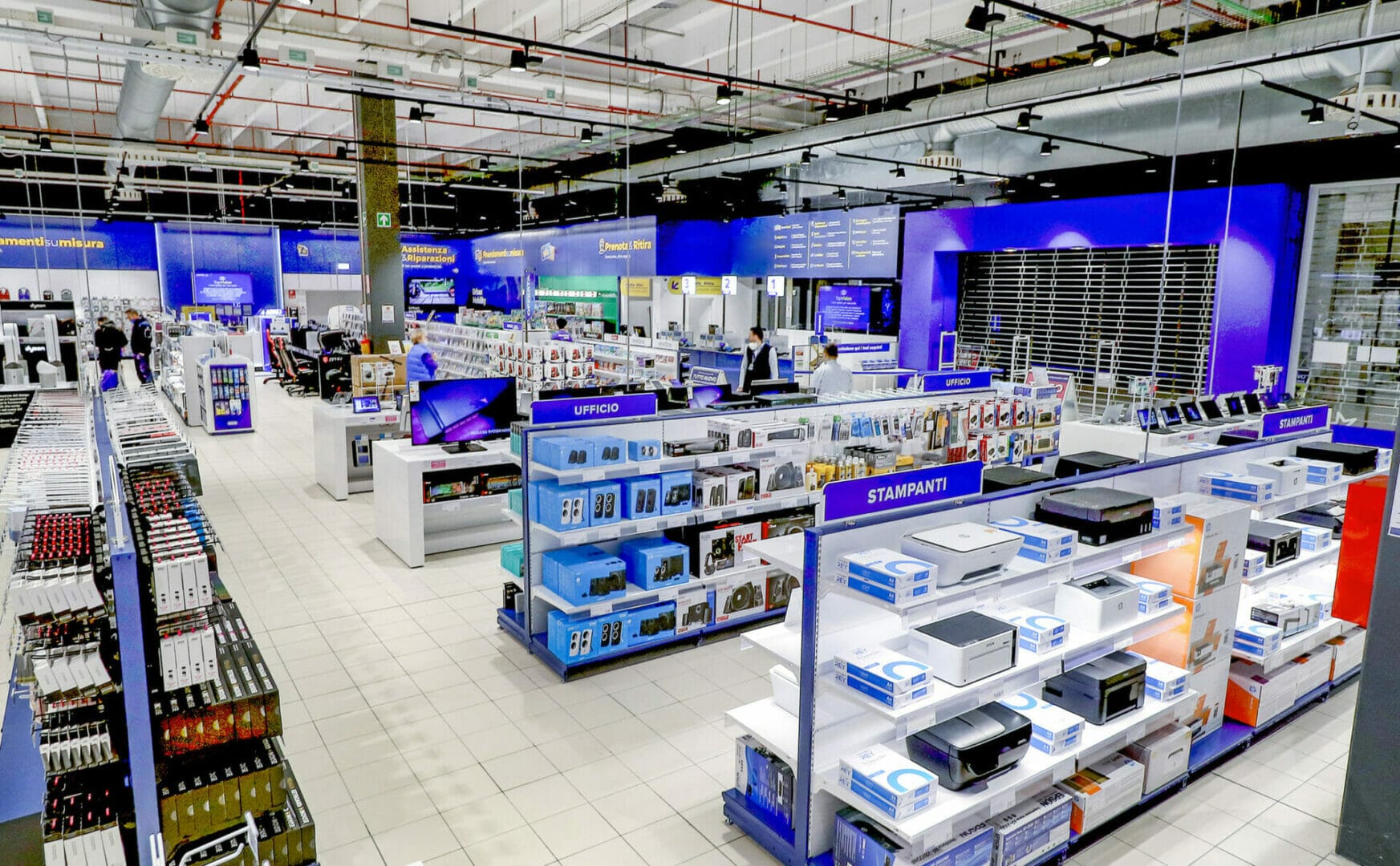 I prodotti METALSISTEM SIDAC protagonisti del retail dell'elettronica 20 IMG 0937 Copia