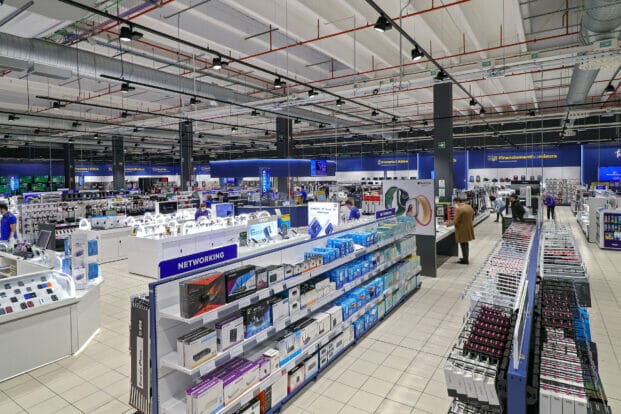 I prodotti METALSISTEM SIDAC protagonisti del retail dell'elettronica 2 IMG 0940 e1637744353309